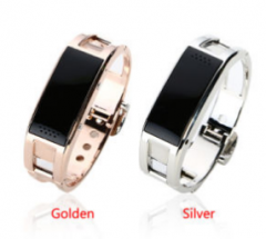 合金またはステンレス鋼の材料は、異なる色でスマートな高品質のブレスレットの腕時計を見る